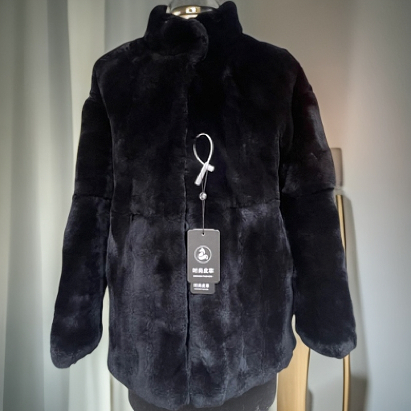 黑色经典时尚70左右长獭兔毛外套女款秋冬温暖舒适