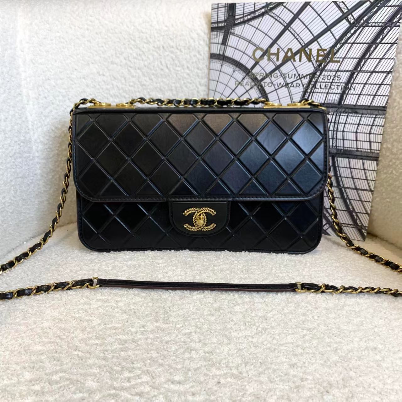 99新 Chanel/香奈儿 壹臻/黑金牛麦穗扣cf季节款 21开 30343580