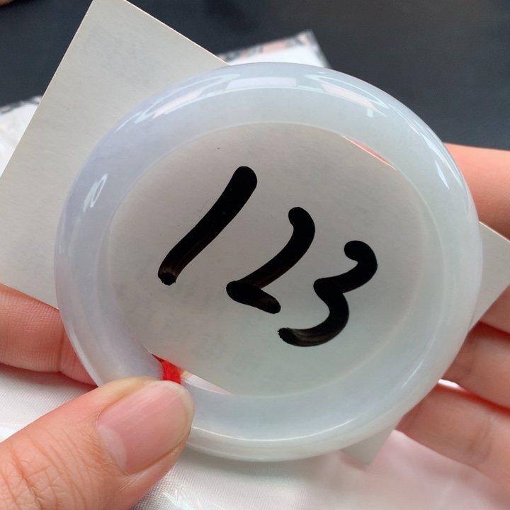 翡翠未镶嵌手镯正