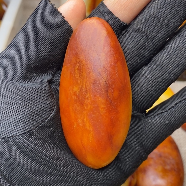 和田玉未镶嵌把件