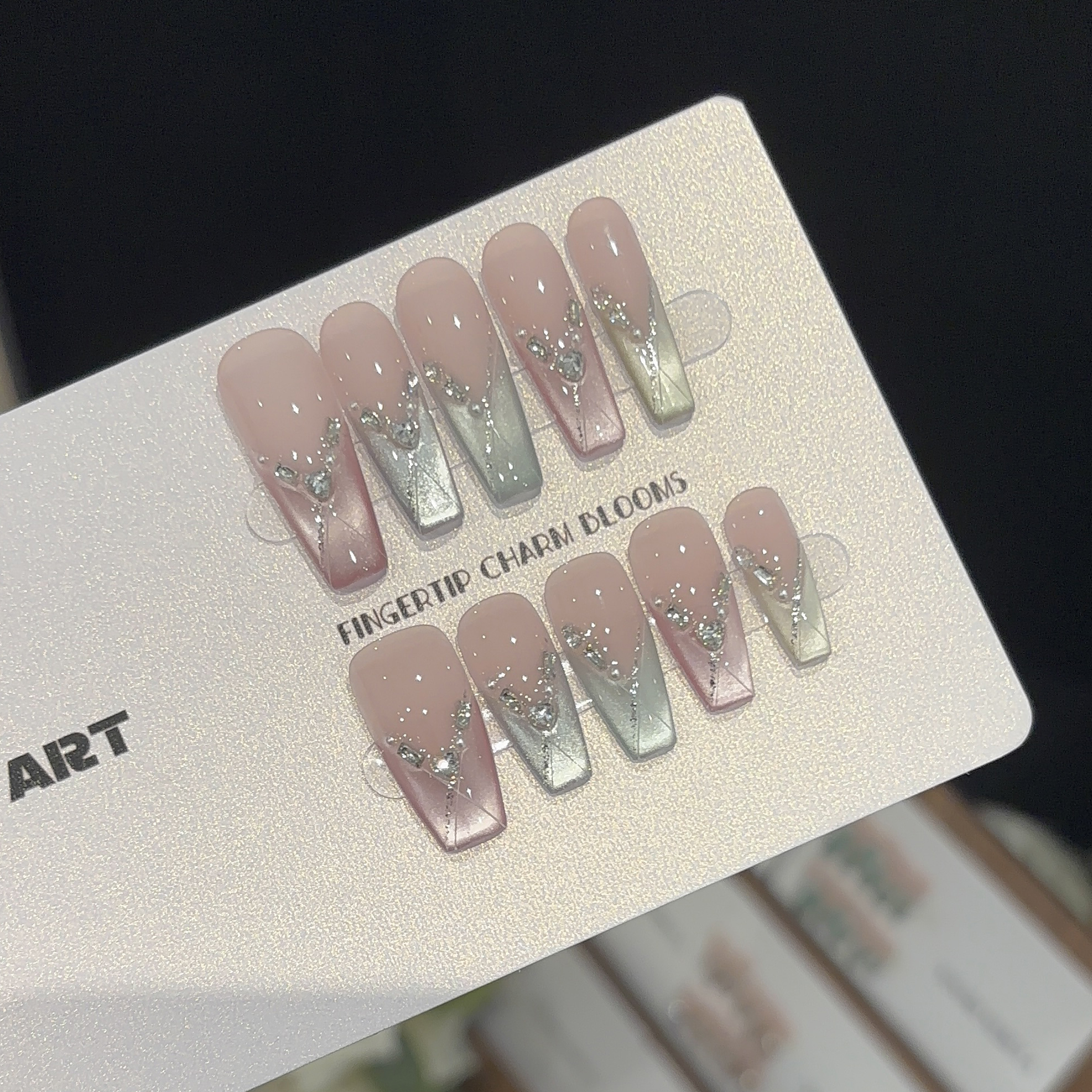 【彩色幻境】纯手工光疗穿戴甲2025年新款可拆卸重复佩戴