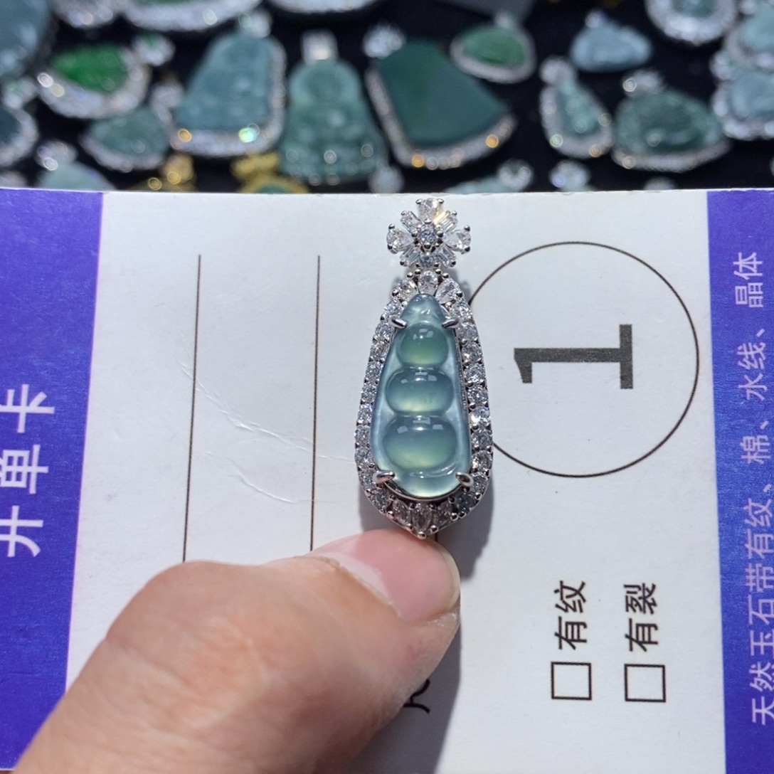 翡翠未镶嵌颈饰翡翠