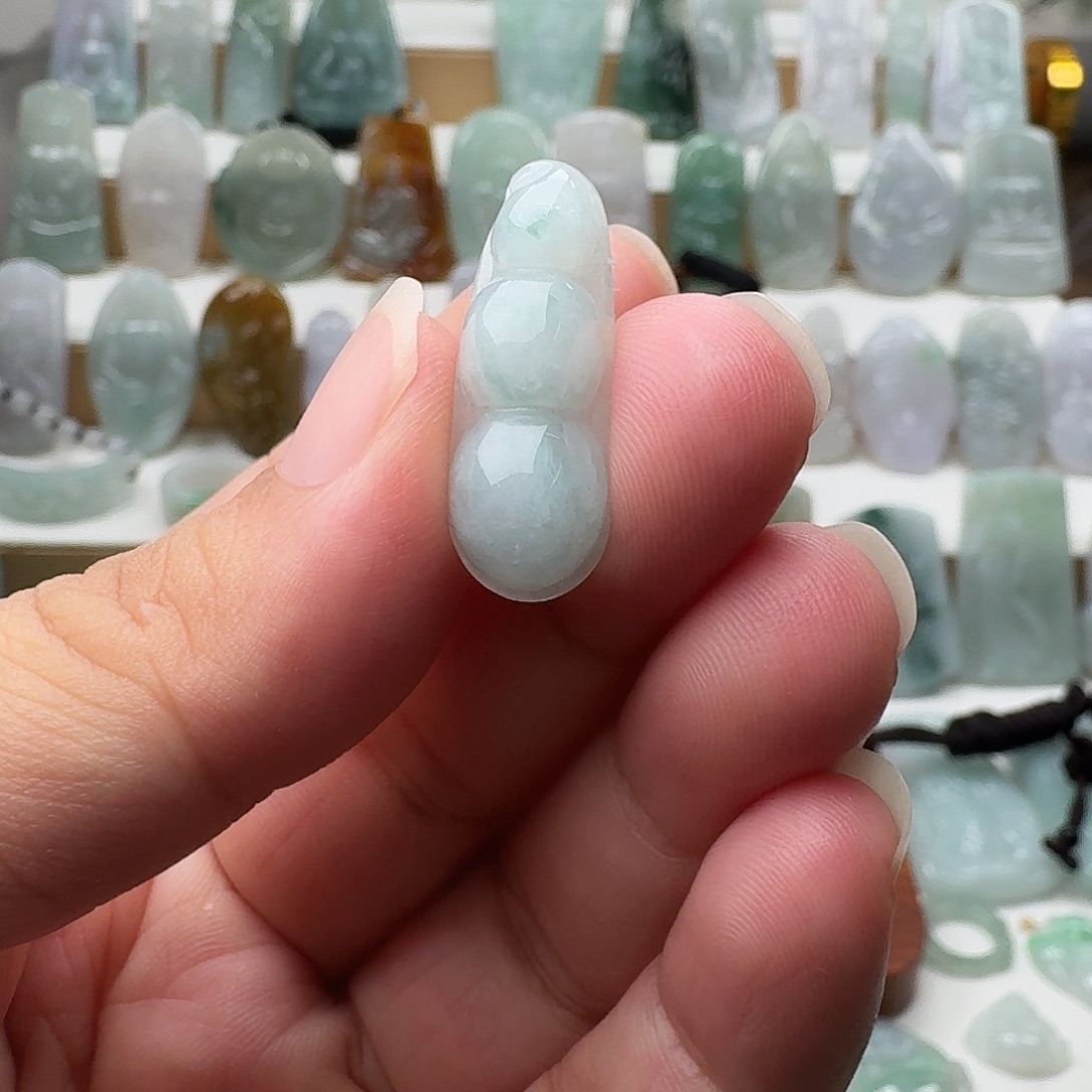 翡翠未镶嵌颈饰152