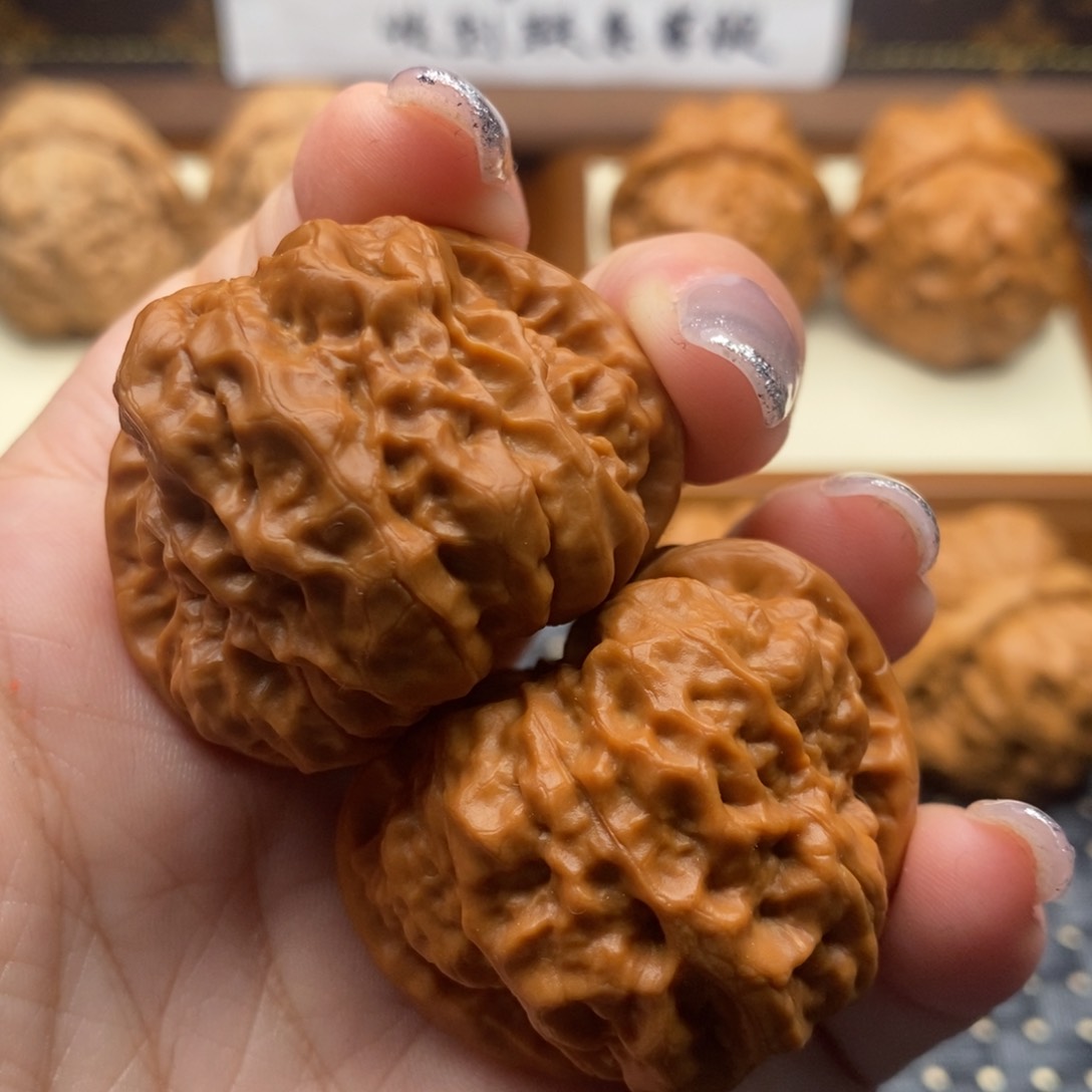文玩核桃把件边40左右