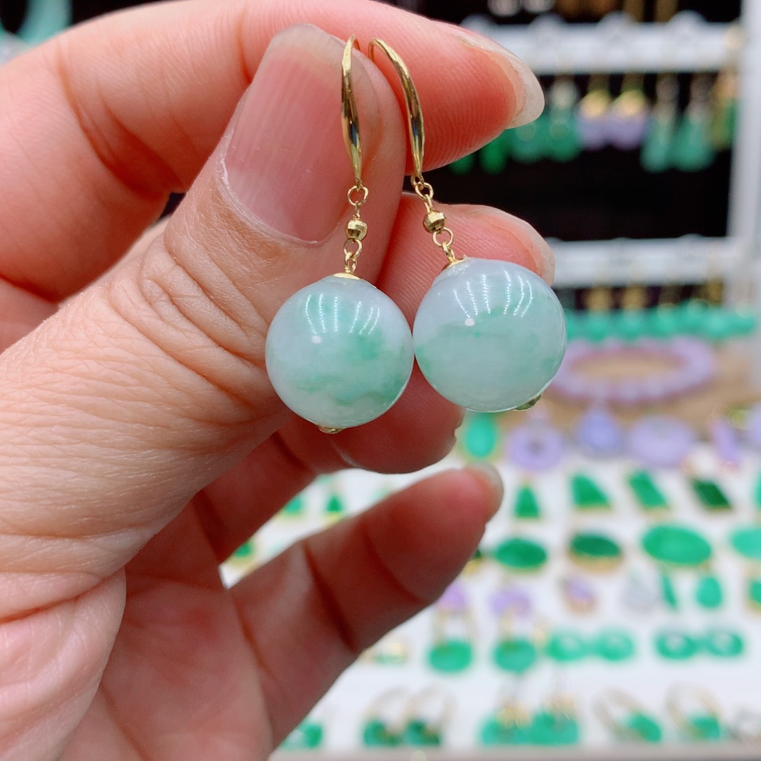 翡翠18K金镶嵌耳饰的