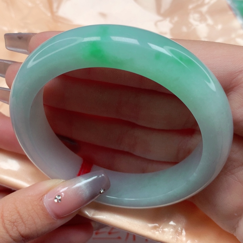 【闪购商品】翡翠手镯未镶嵌56圈