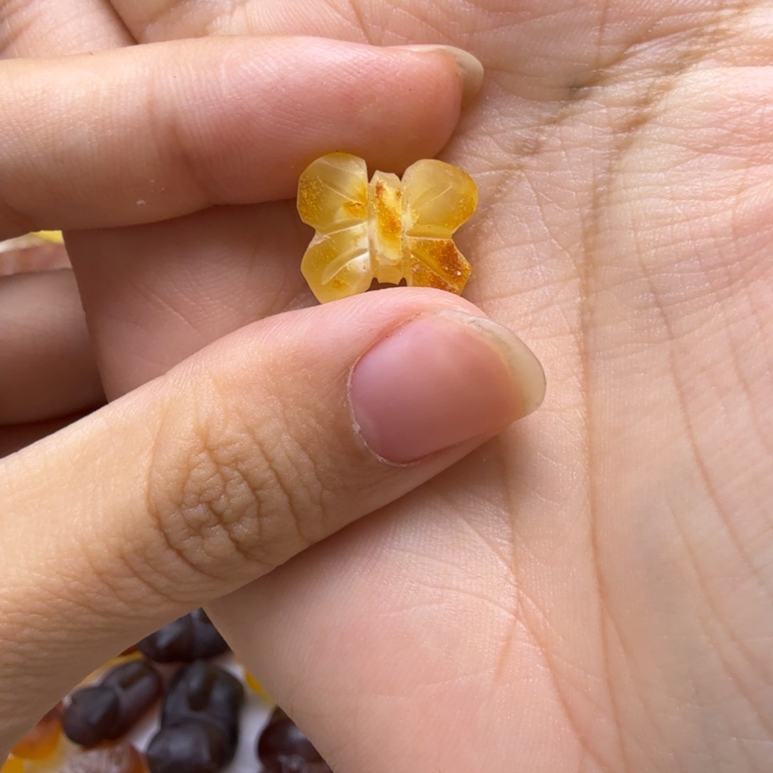 蜜蜡未镶嵌珠宝奇石