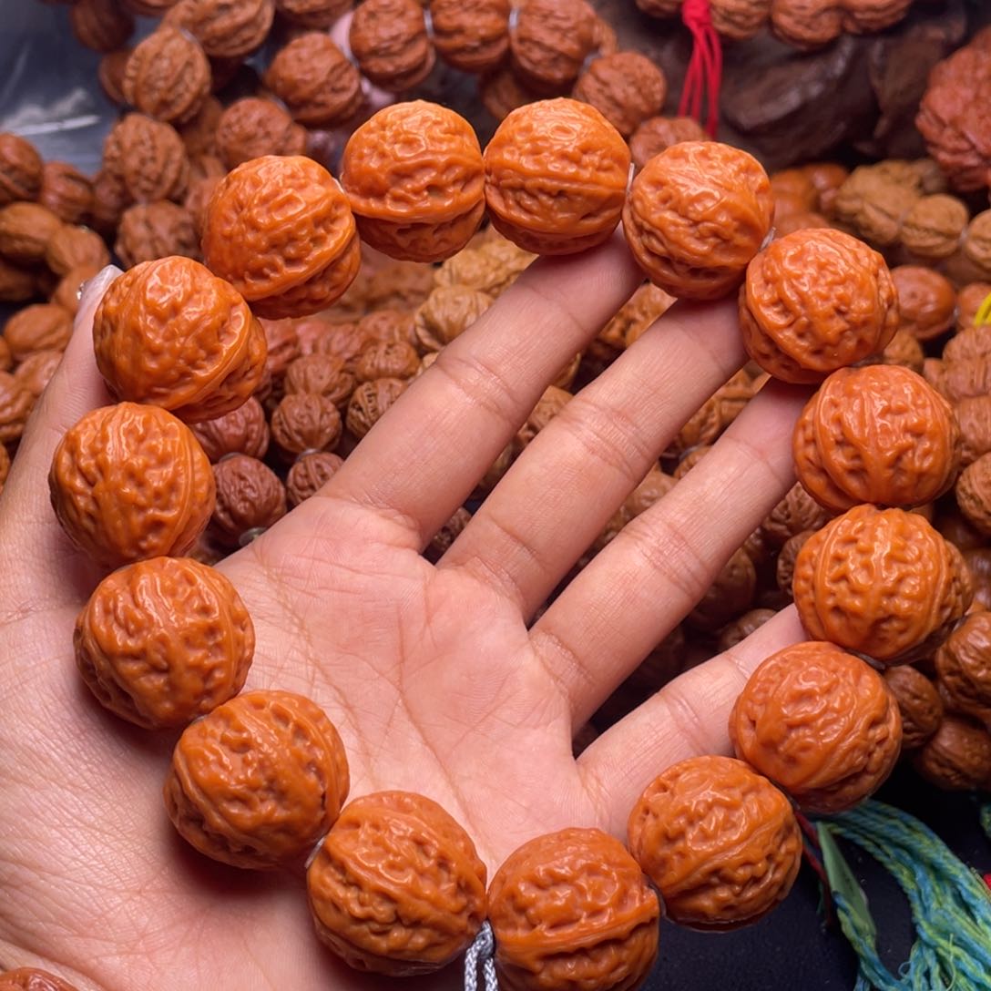 文玩核桃吊坠元宝