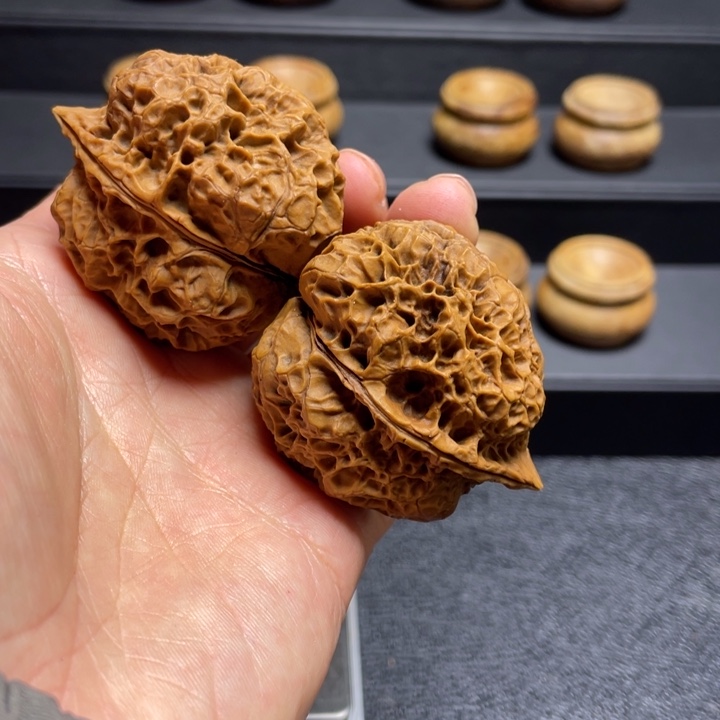 文玩核桃吊坠F蛮龙46