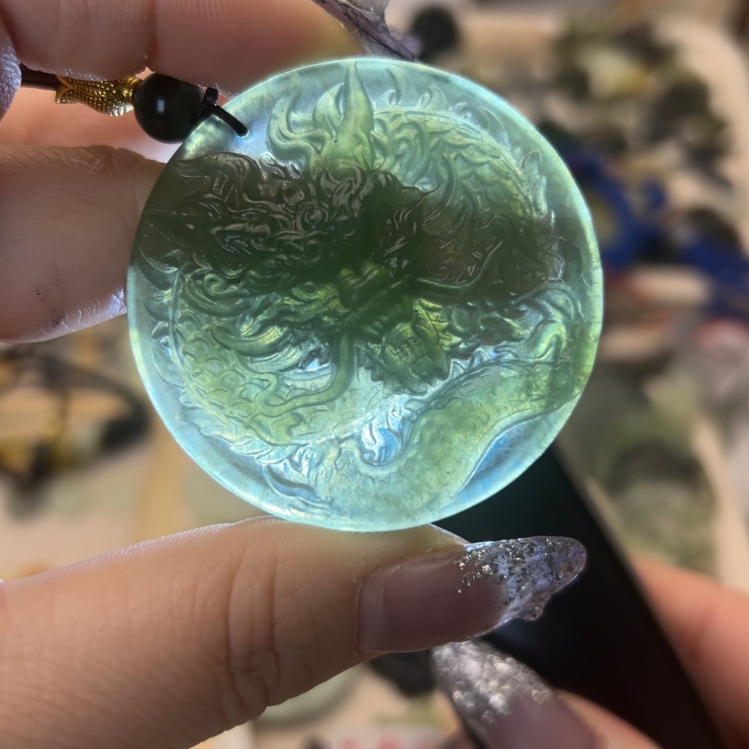 蛇纹石玉颈饰合金