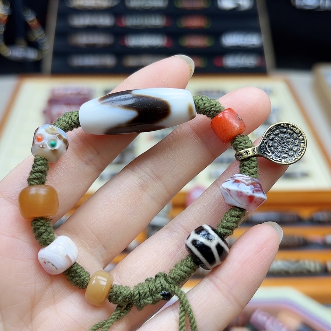 玛瑙/玉髓颈饰合金