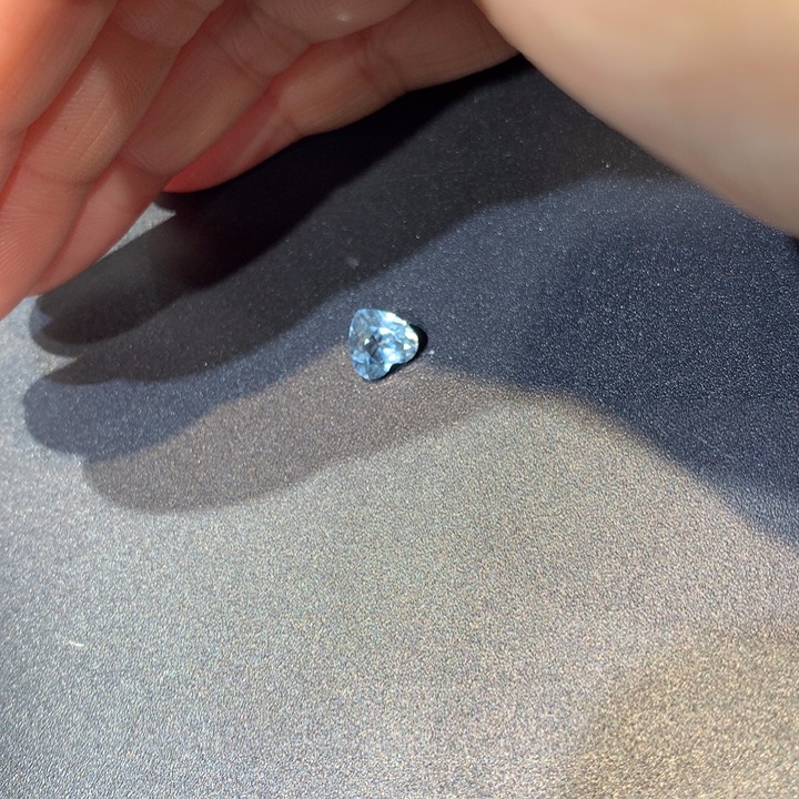 不***头海蓝宝石笔搁未镶嵌1.14克拉