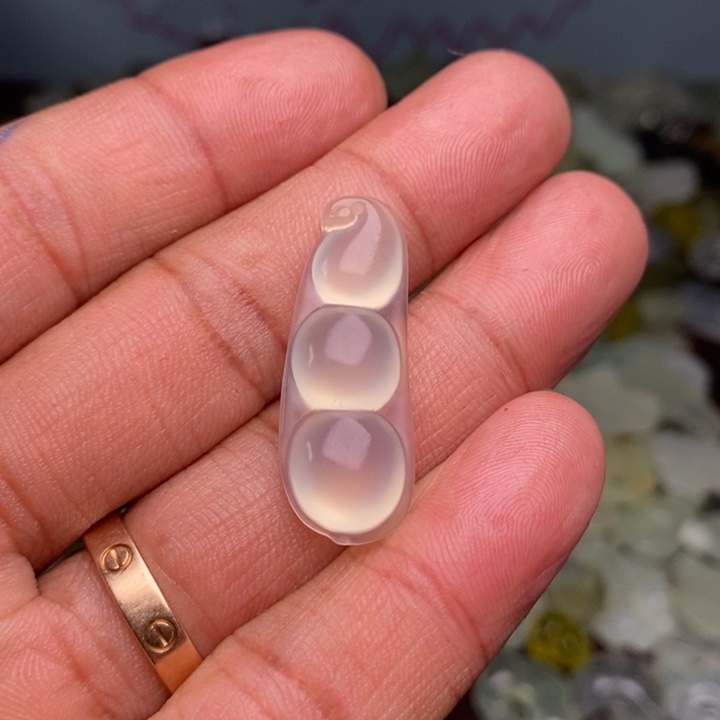 蛇纹石玉颈饰合金111