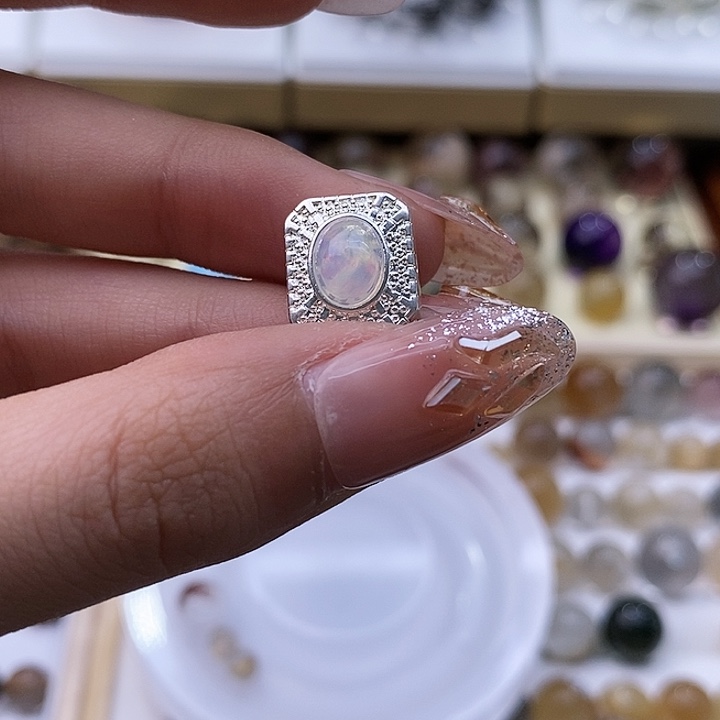 水晶颈饰未镶嵌，