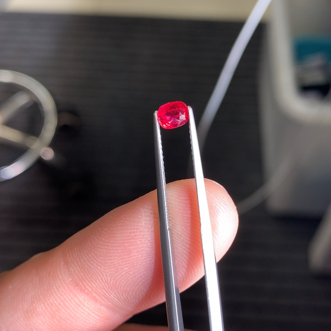 尖晶石裸石未镶嵌0.56克拉纳米亚超绝