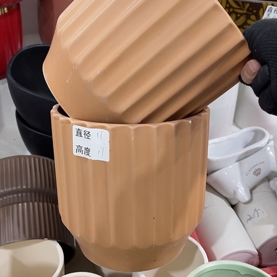 多肉绿植陶瓷花盆9.9包邮，有孔，微瑕