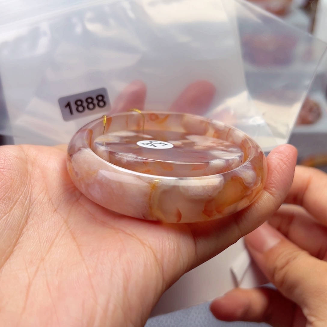 玛瑙/玉髓手镯未镶嵌爱****?