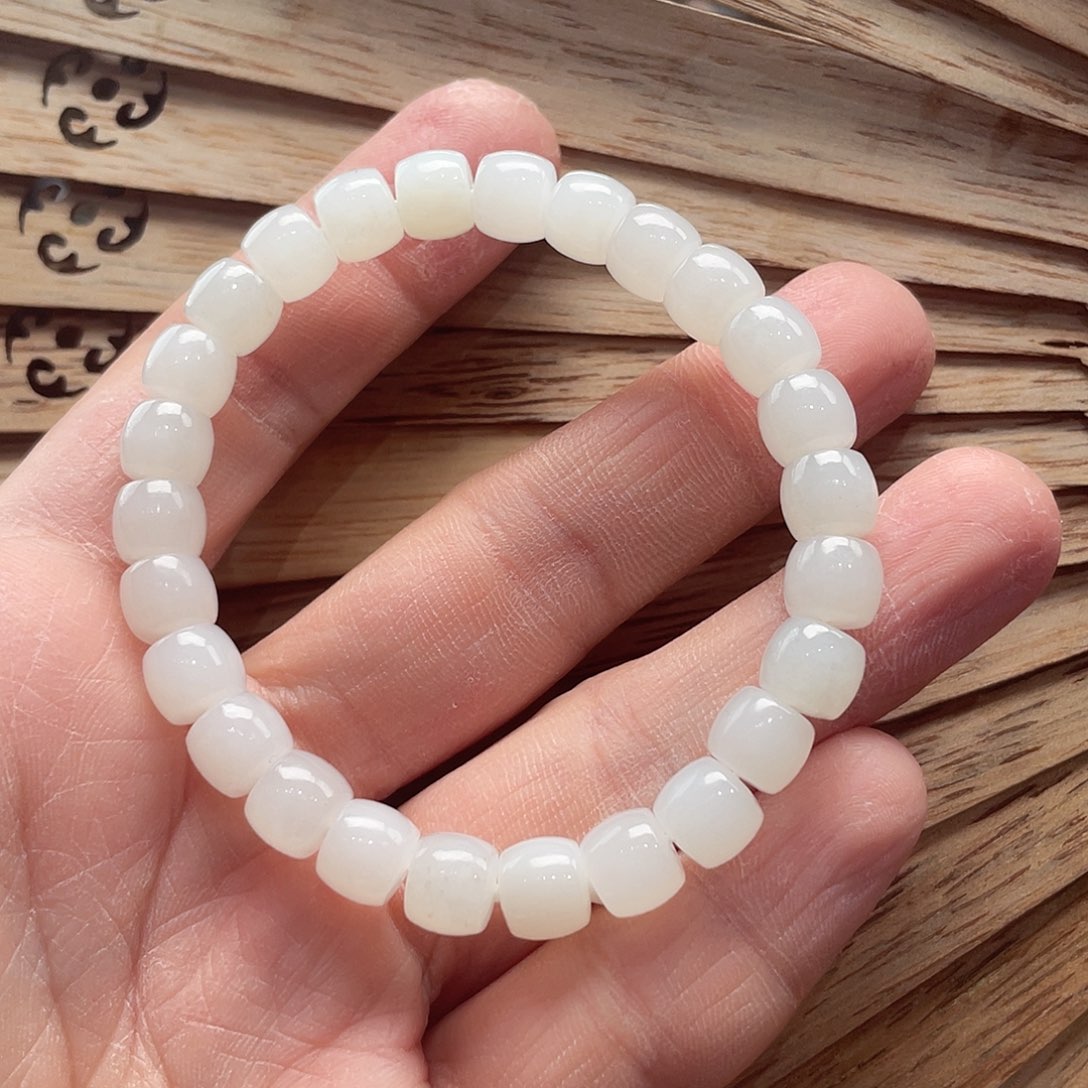 和田玉手串未镶嵌7.8直切