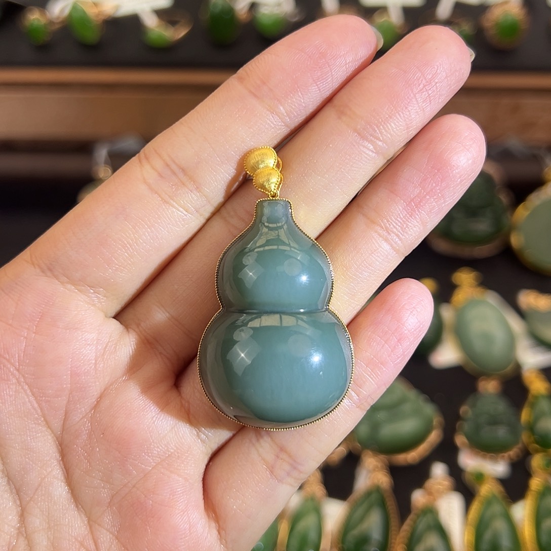 和田玉（碧玉）18K金镶嵌吊坠(不含链)瓷蓝猫眼葫芦37mm