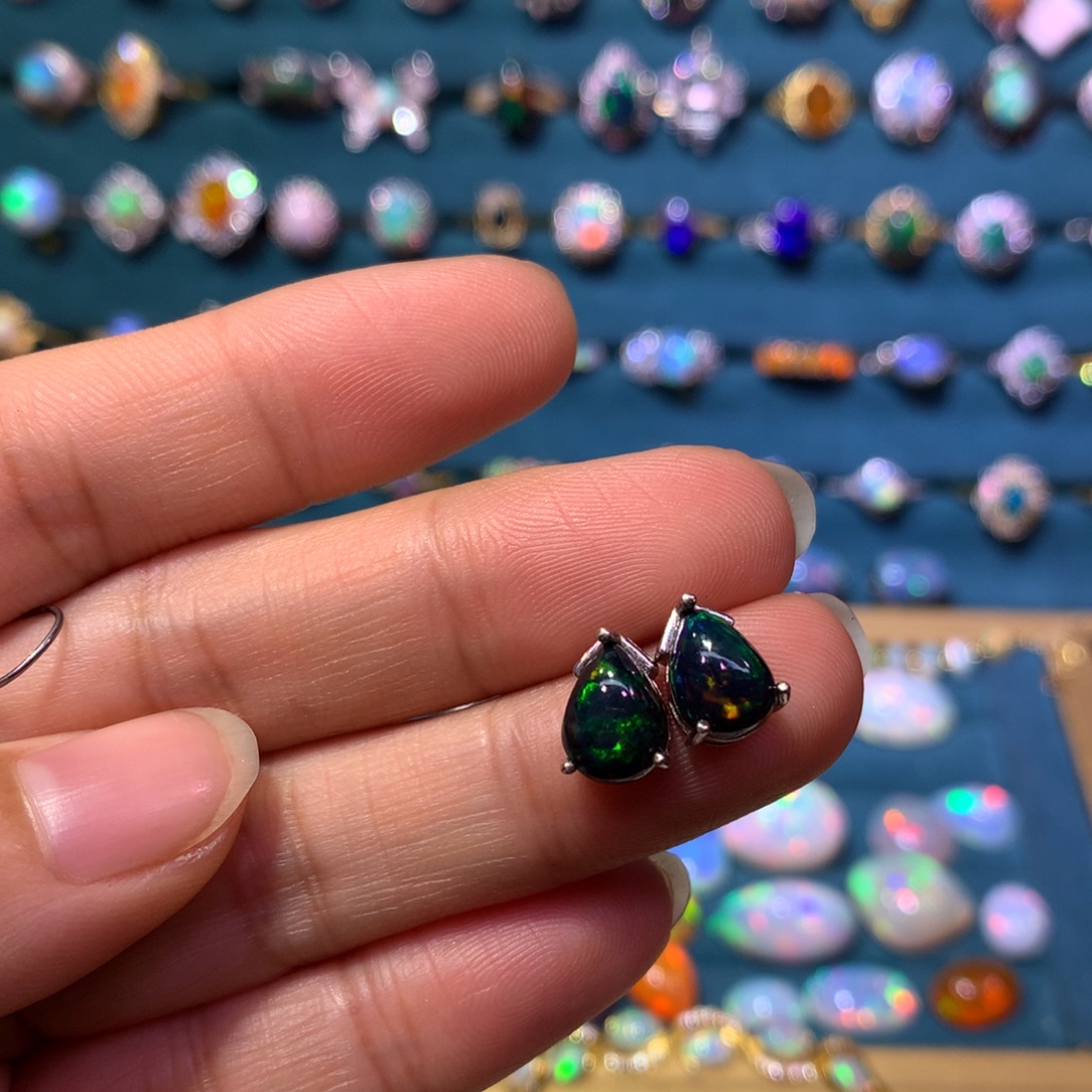 洪***慧欧泊银S925镶嵌耳饰款