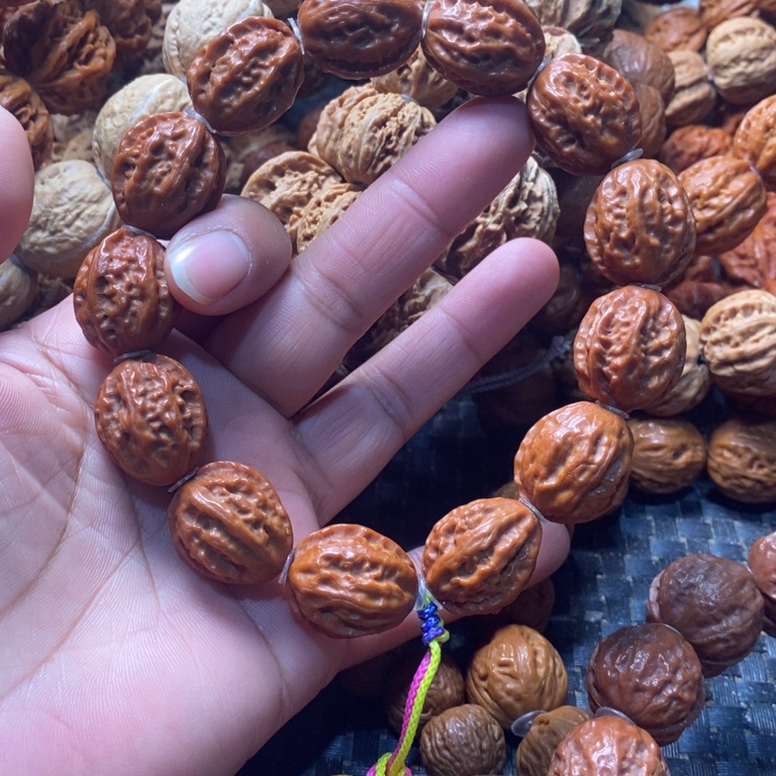 文玩核桃吊坠蚂蚁纹八棱