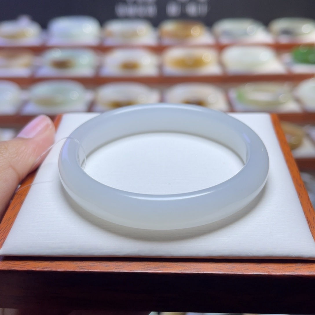 【闪购商品】和田玉手镯未镶嵌