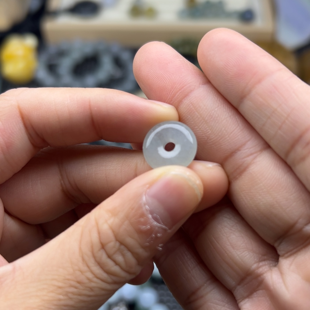 颈饰未镶嵌翡翠扣子