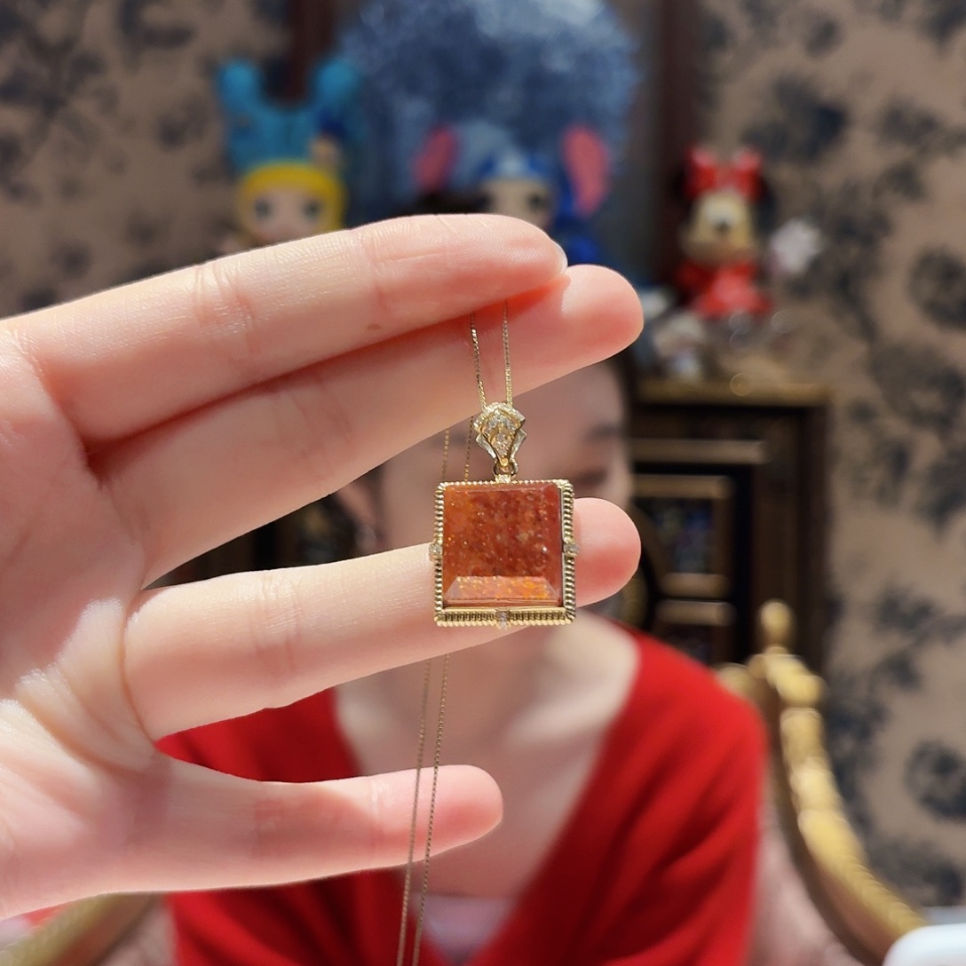 18K金镶嵌长石吊坠(赠链)