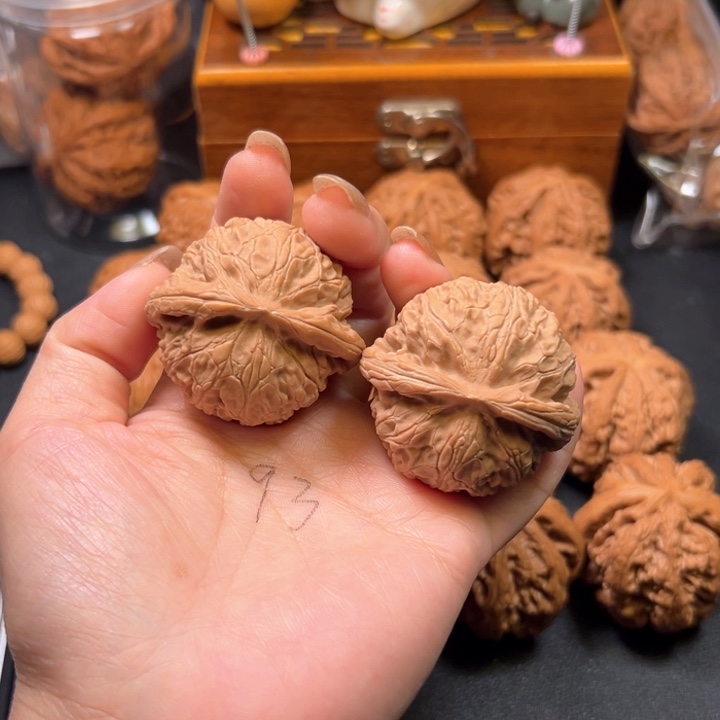 文玩核桃把件宫灯全