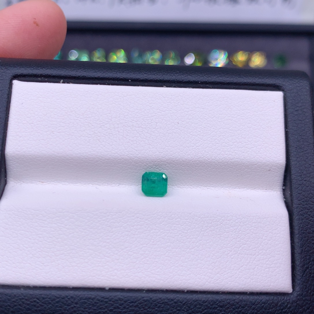 祖母绿裸石0.48克拉