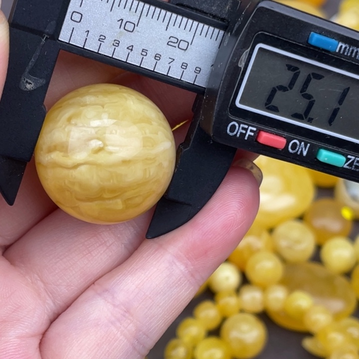 琥珀裸石未镶嵌艾*?蜜蜡377