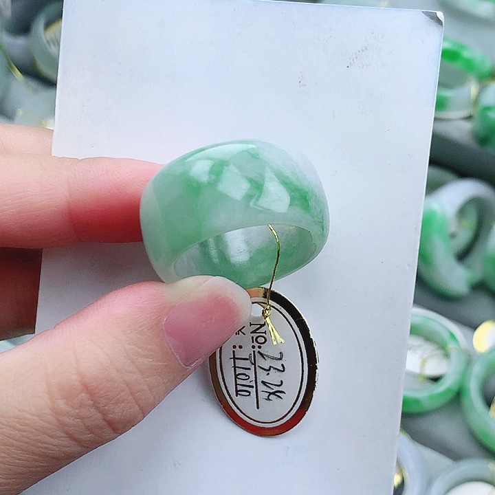 翡翠未镶嵌戒指23.24号