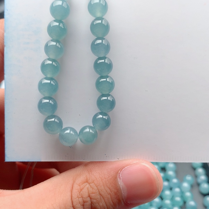 茉***莉翡翠未镶嵌手链多样性