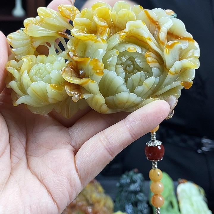 蛇纹石玉吊坠未镶嵌