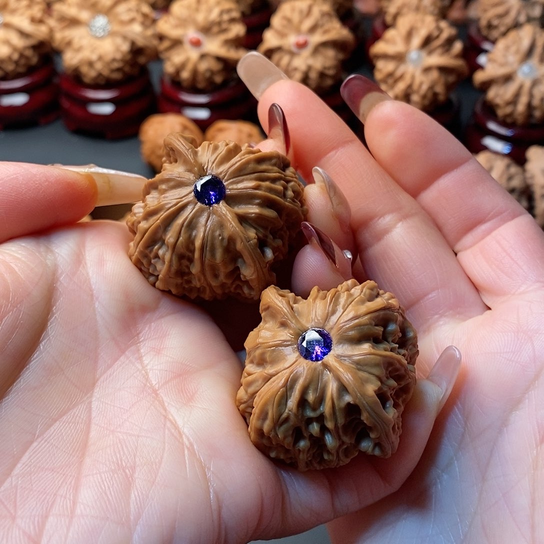 文玩核桃吊坠磨盘