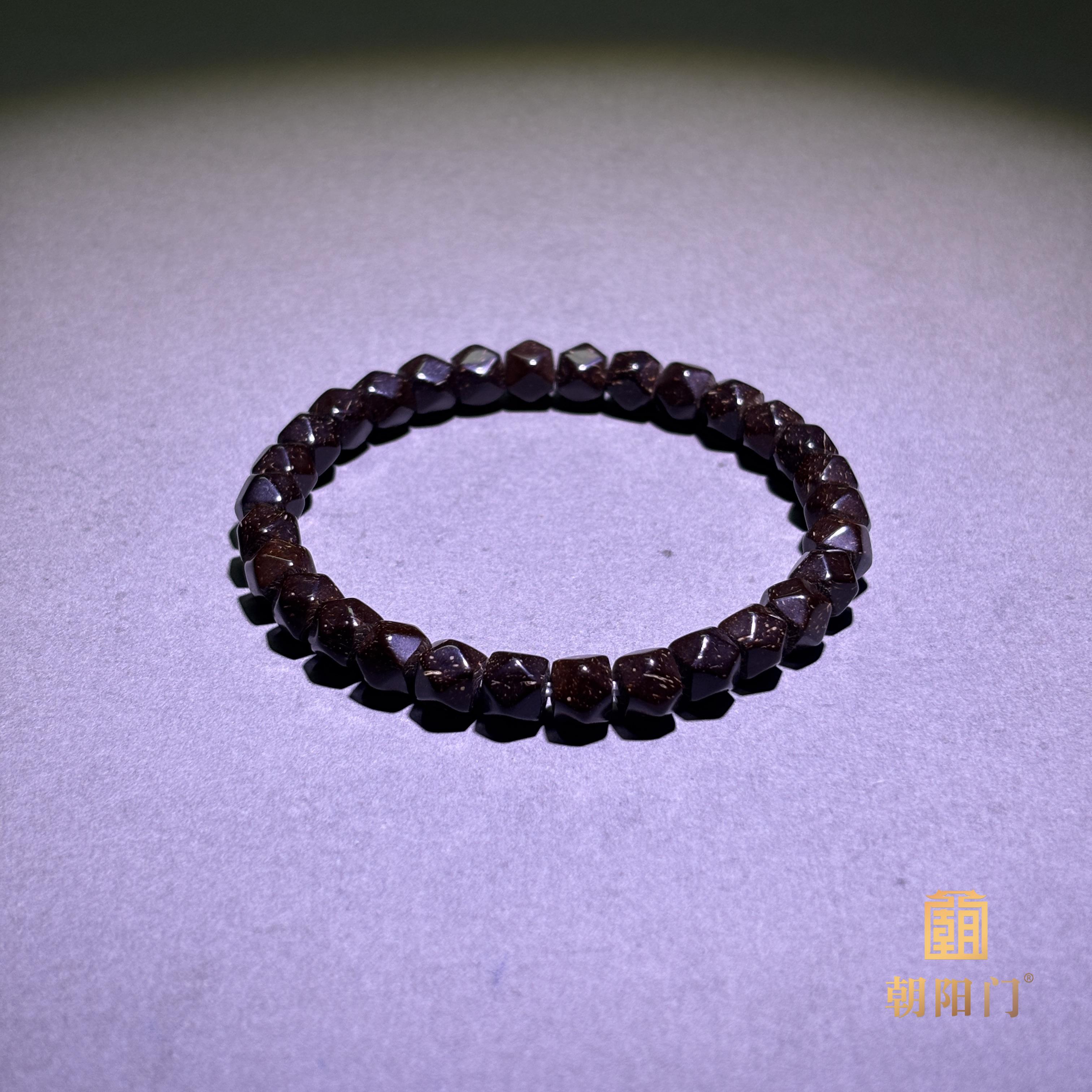 “唐八棱”原生态椰蒂手串 8*6mm 左右精工有棕线棕眼