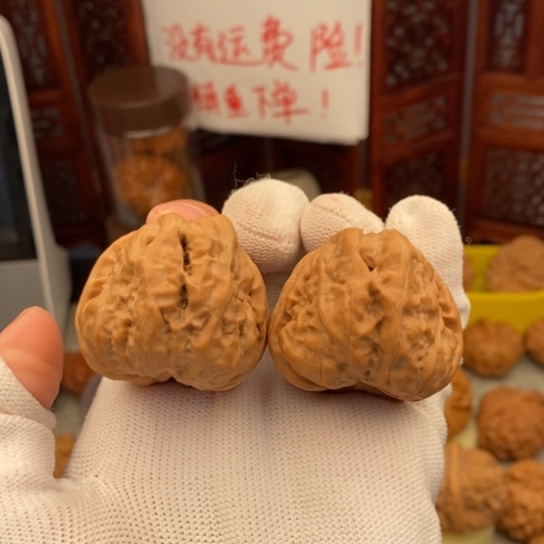 文玩核桃吊坠38开背大肚子