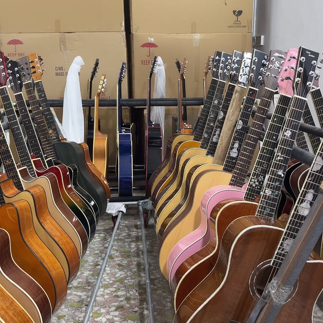 吉他复古花鸟图腾