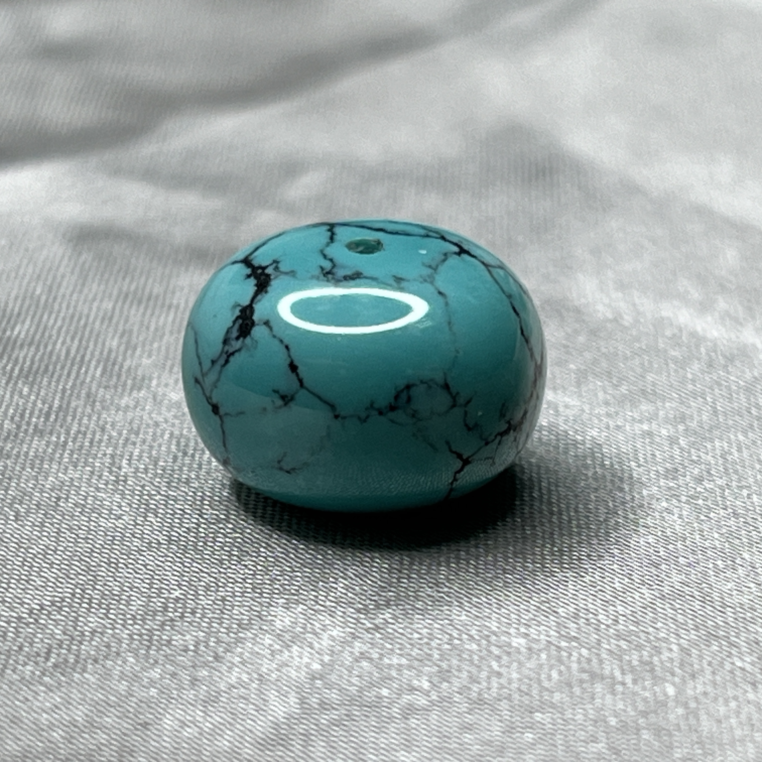 原矿高瓷绿色绿松石水草纹鼓珠，尺寸13.7*9.7mm,重2.97克