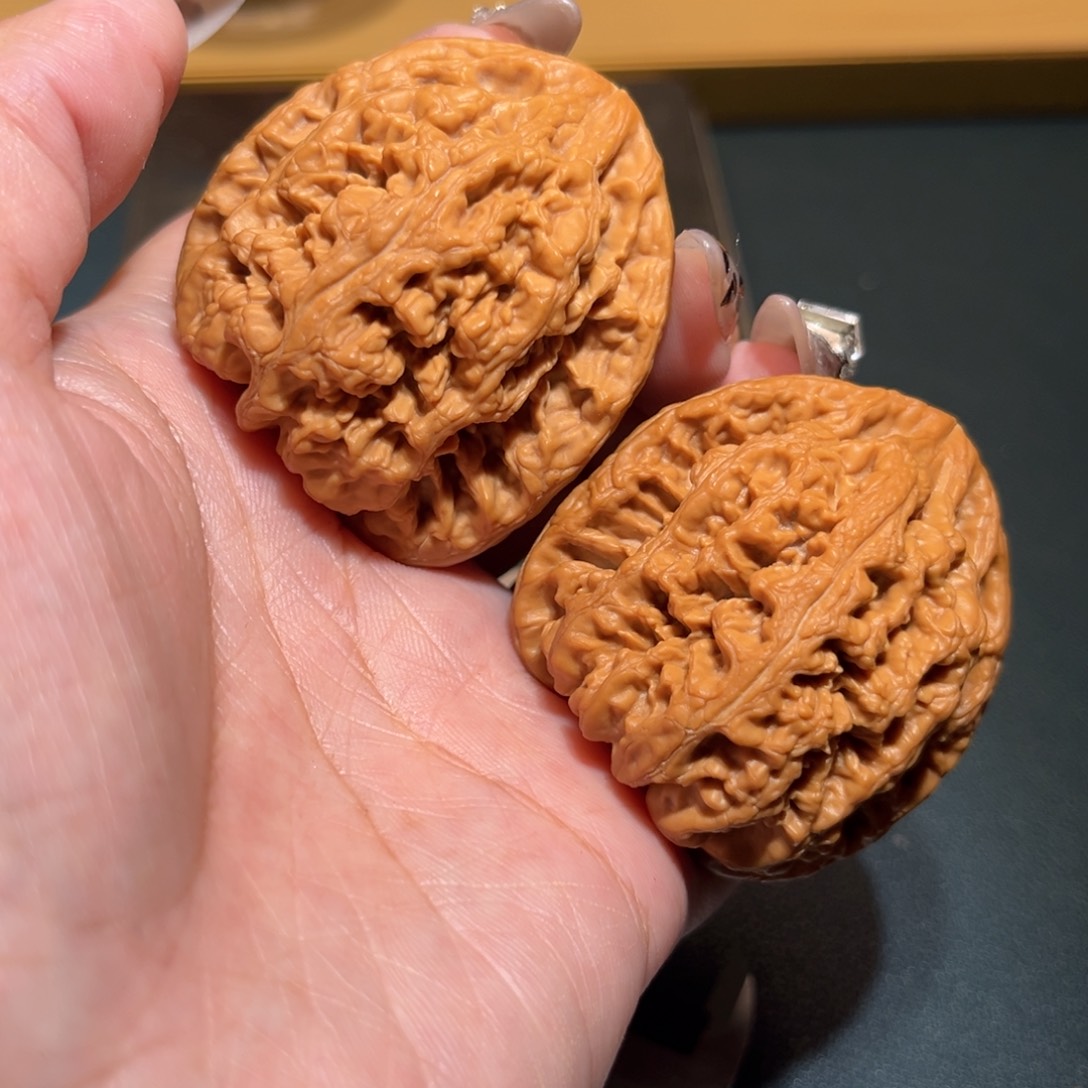 文玩核桃吊坠粗筋43克重55