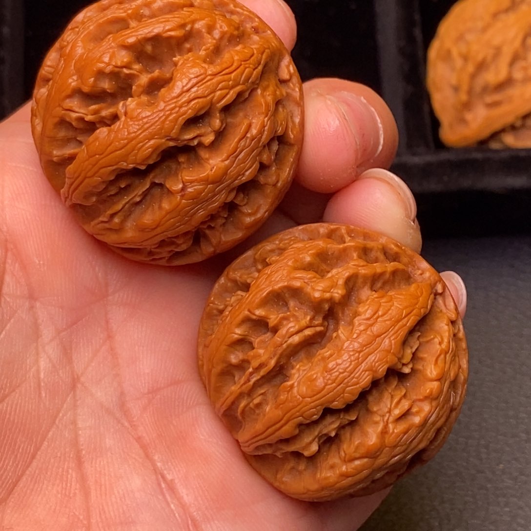 文玩核桃把件秦岭野生核桃