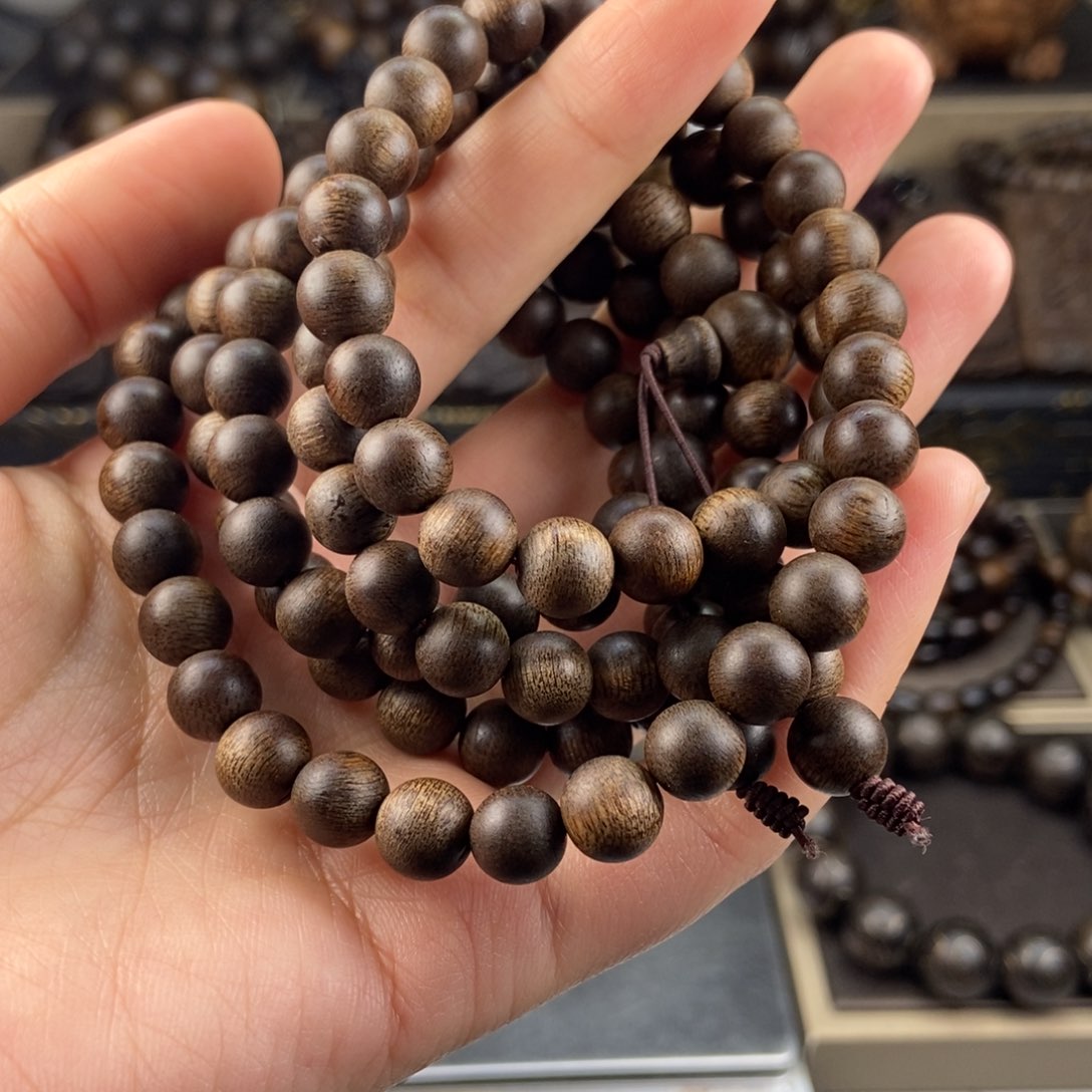 沉香手串于****…越南芽庄白棋楠