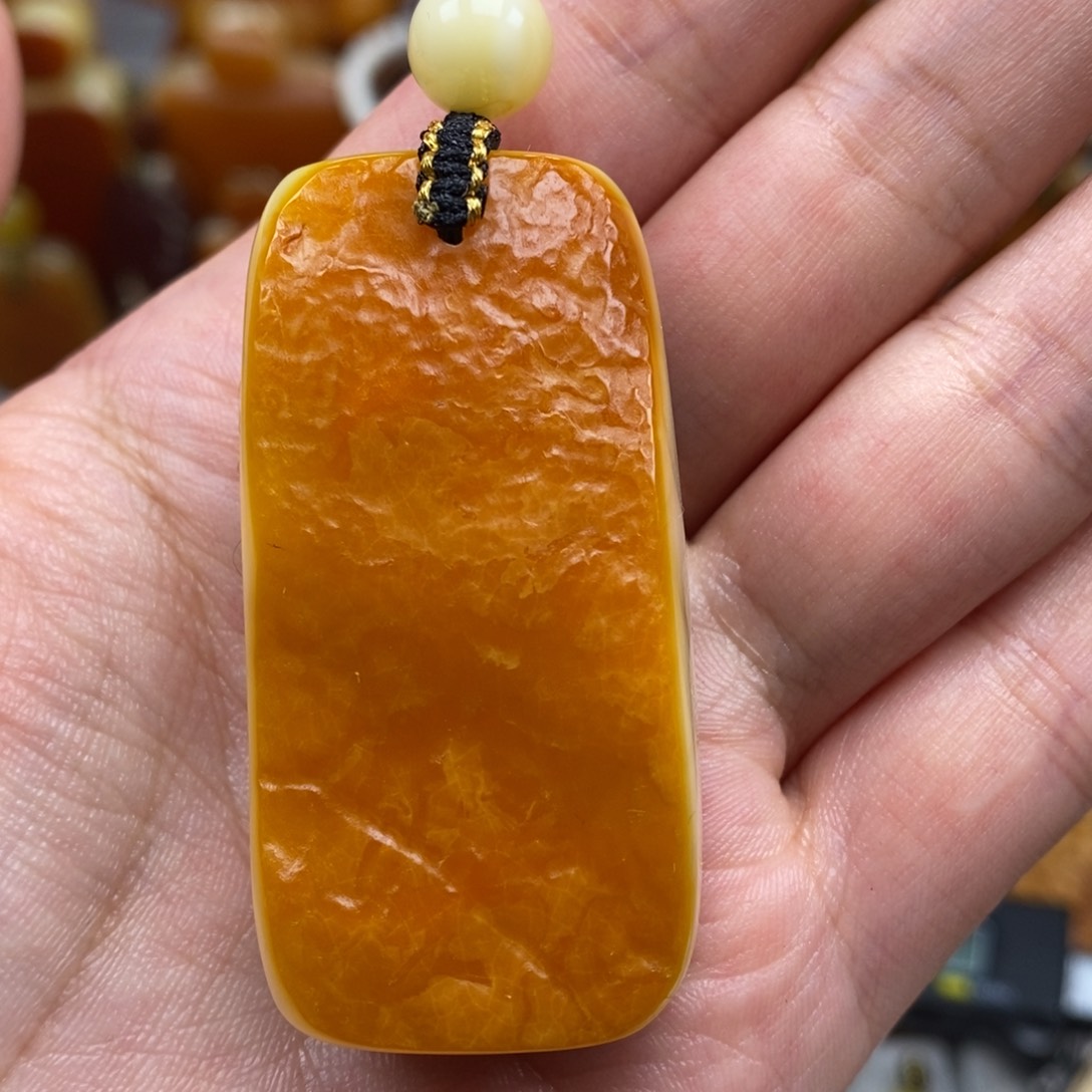 未镶嵌琥珀珠宝奇石