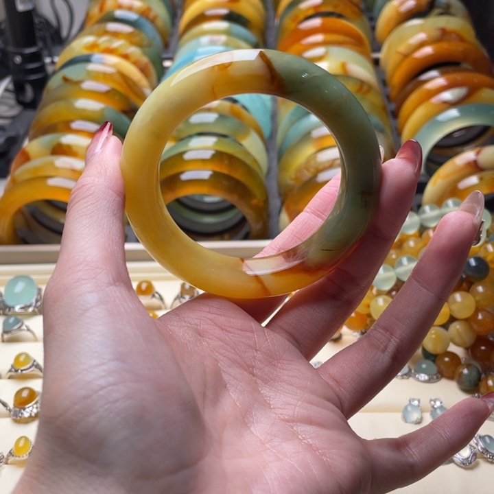 蛇纹石玉手镯未镶嵌54.6