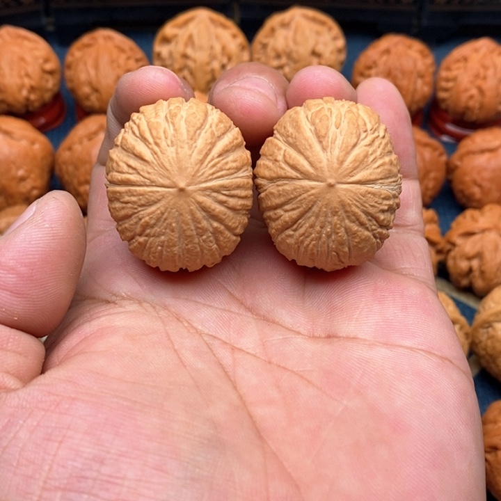 文玩核桃把件元宝