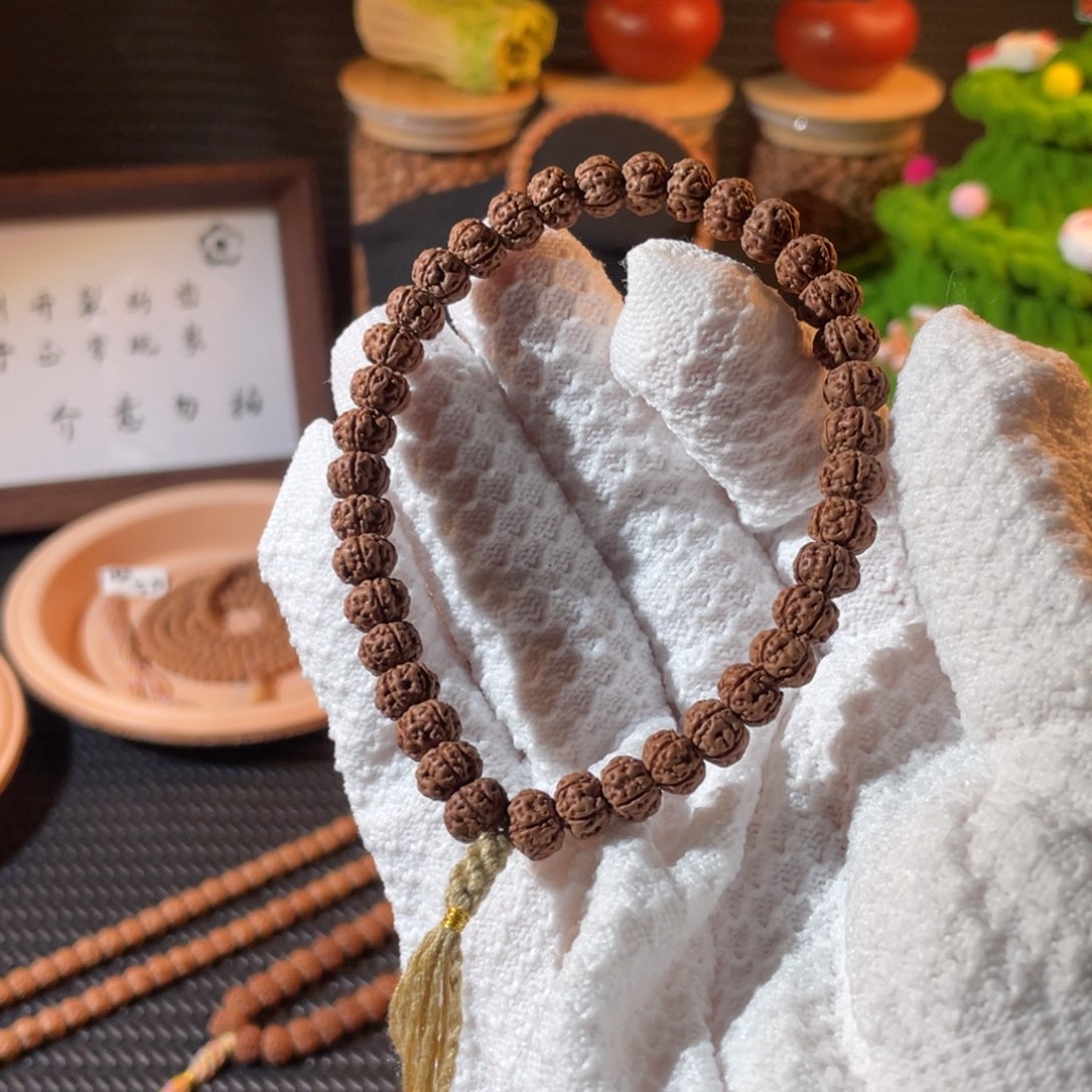 金刚菩提吊坠勿里达老树王7.7mm