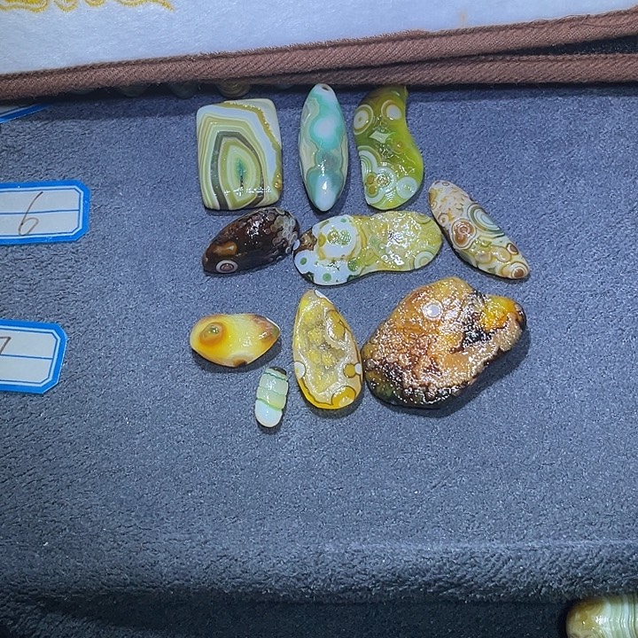 秋***院玛瑙/玉髓未镶嵌珠宝奇石