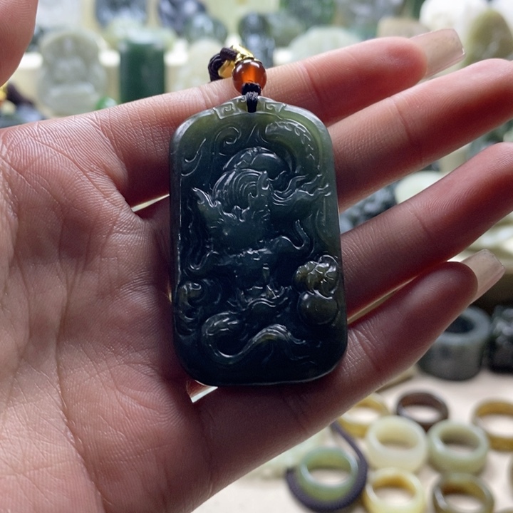 和田玉颈饰未镶嵌