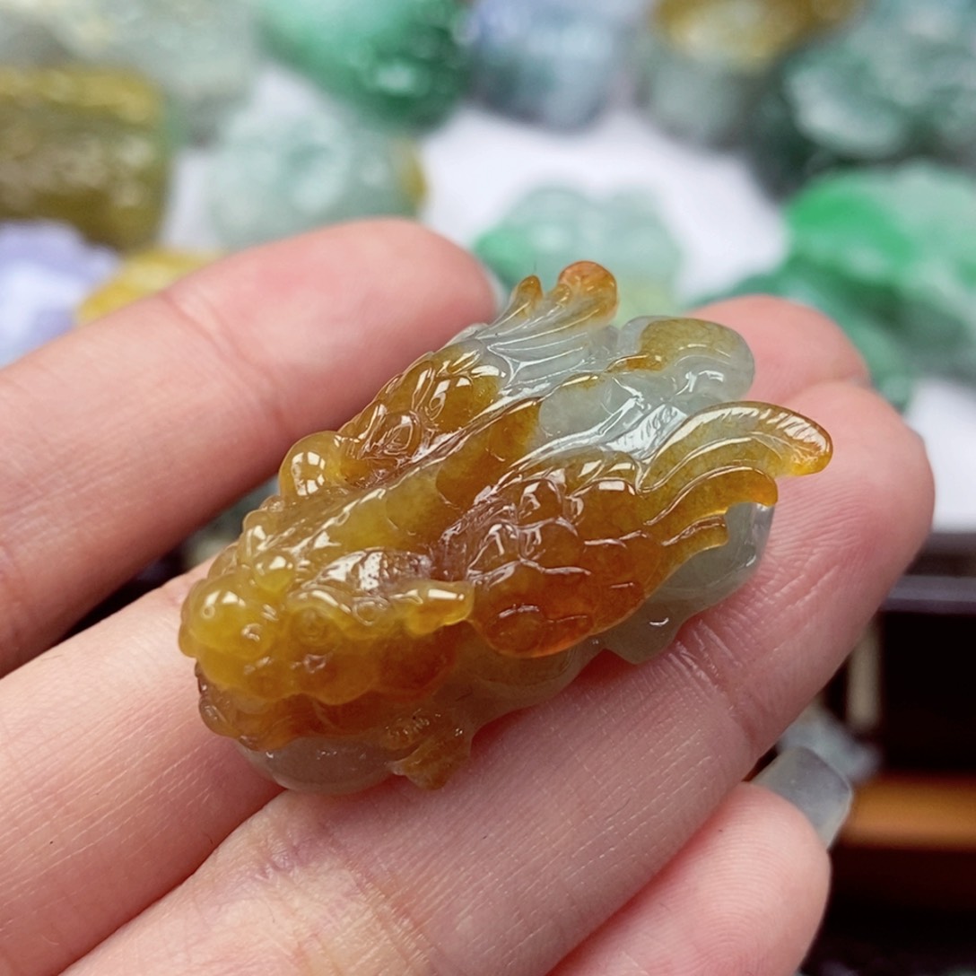 翡翠颈饰未镶嵌翡翠