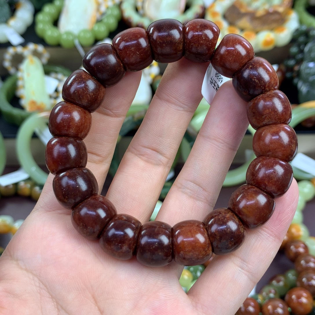 风***淡透闪石质玉未镶嵌手串